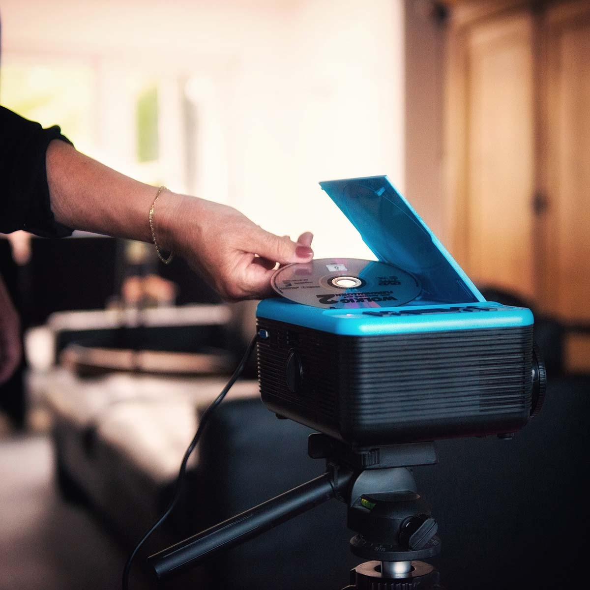 Lenco LCD Projector met DVD-speler en Bluetooth® Blue